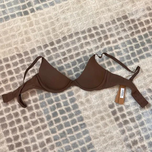 Brand New NWT Skims Plunge Bra - Oxide 32C - Picture 1 of 4